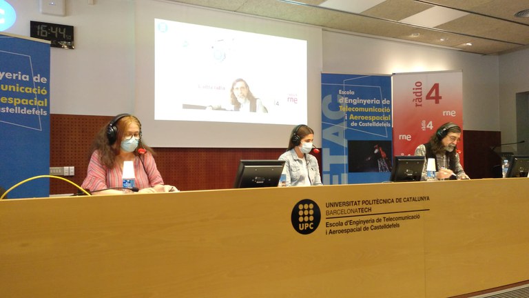 Gravació del programa Altra Ràdio de Ràdio 4 de RNE a l'EETAC