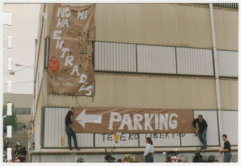 Cartell "No hi ha entrades" a la Telecogresca 1991