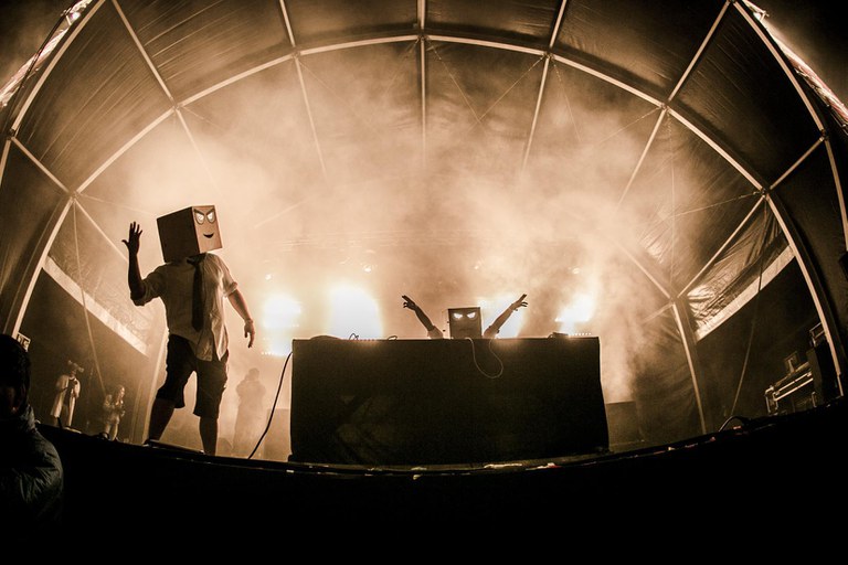 L'escenari durant la Telecogresca 2015 al Parc del Fòrum