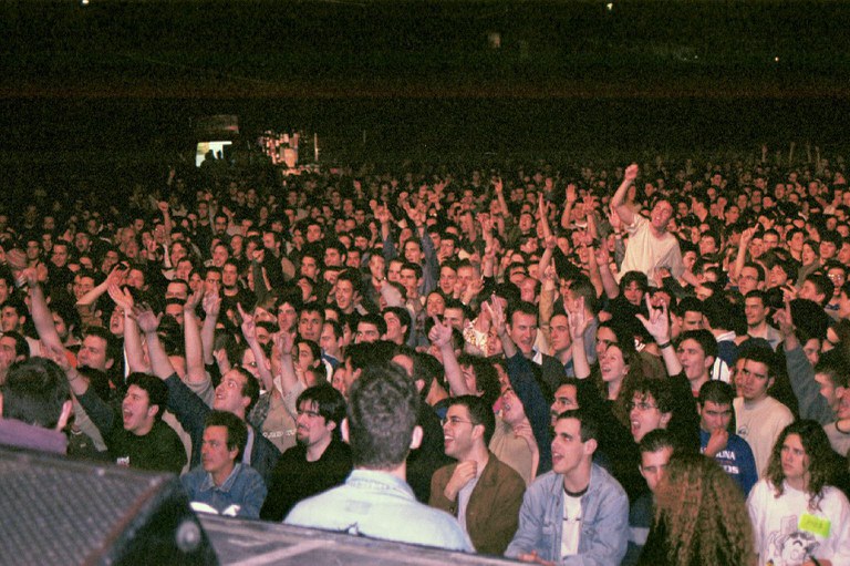 Públic durant la Telecogresca 2002