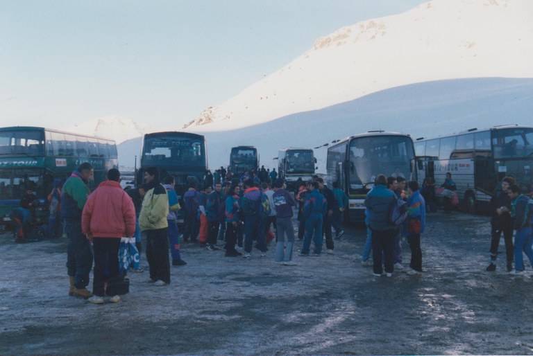 Dia de la Neu PDIPAS. L’antiga festivitat de S.Tomàs d’Aquino dels 90 la vam convertir en multitudinàries sortides a la neu (Andorra, 1995)